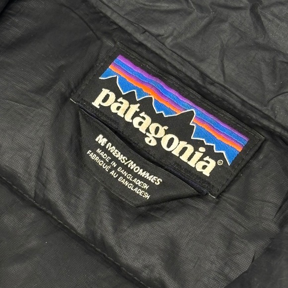 Patagonia Men's M Black Down Sweater Puffer Jacket Full Zip *Flaw Sleeve* 84674 - Picture 7 of 8